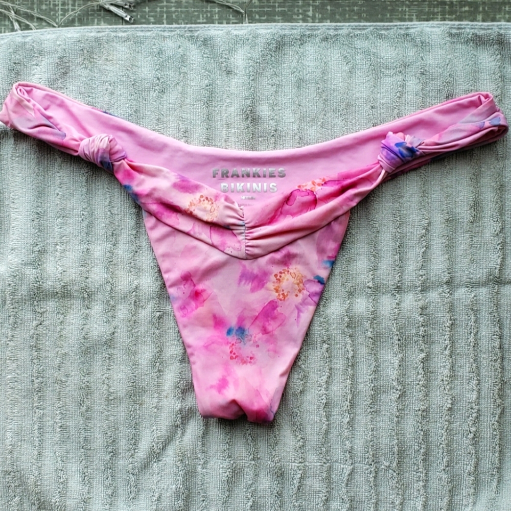 Frankies Bikinis Dexter Thong Bottoms M